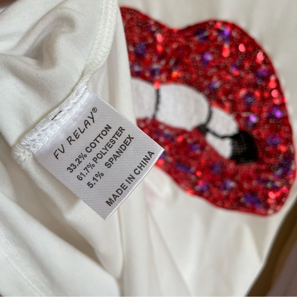 Sequined red lip white tee shirt - Picture 5 of 5